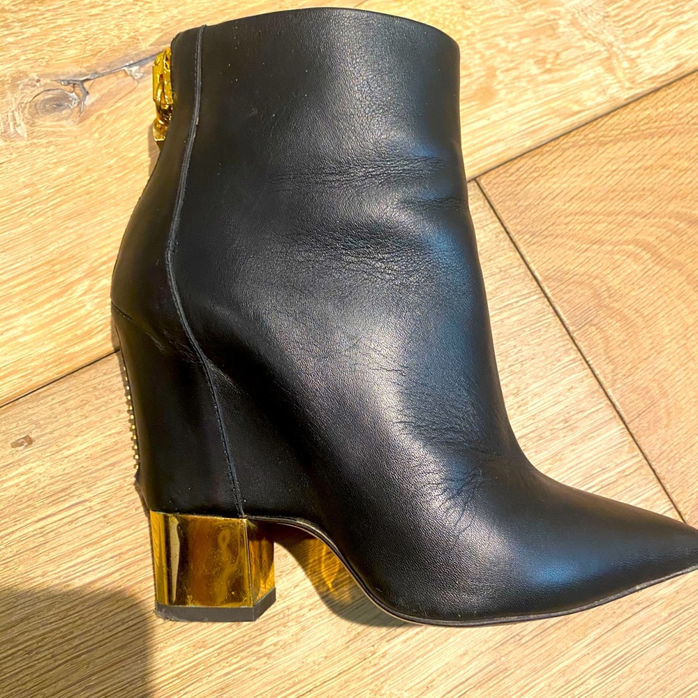 Giuseppe Zanotti Black Leather SharkTooth bootie